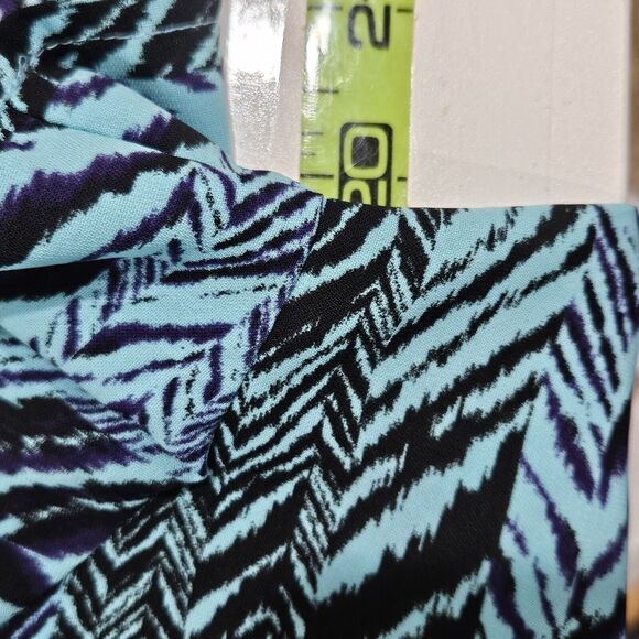 Dana Buchman Womens Pleated Button Up Top Size Medium Geometric Chevron Tribal - Picture 11 of 12